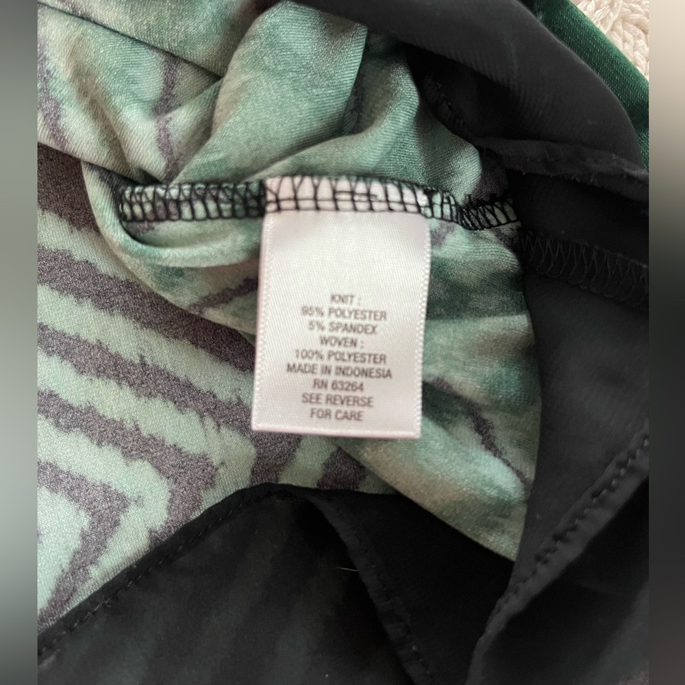 Roz & Ali Designer Emerald & Black Patterned Flowy Blouse Women’s Size L - Picture 7 of 11